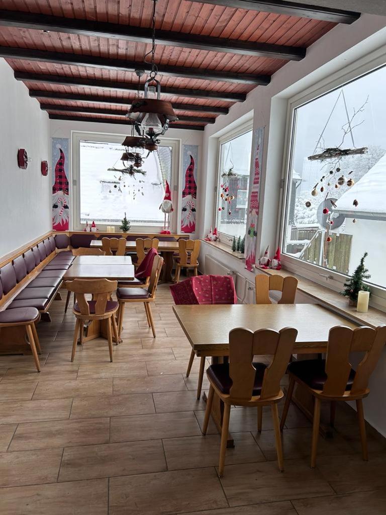 Ferienhaus Astenblick - Ideal Fuer Weihnachtsfeiern Und Familienfeiern Bietet Schlafplaetze Fuer Bis Zu 35 Personen Villa Winterberg Exterior photo